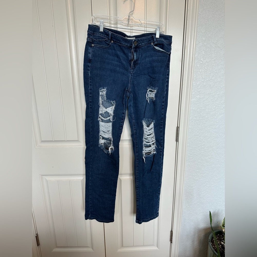 Distressed boyfriend jeans